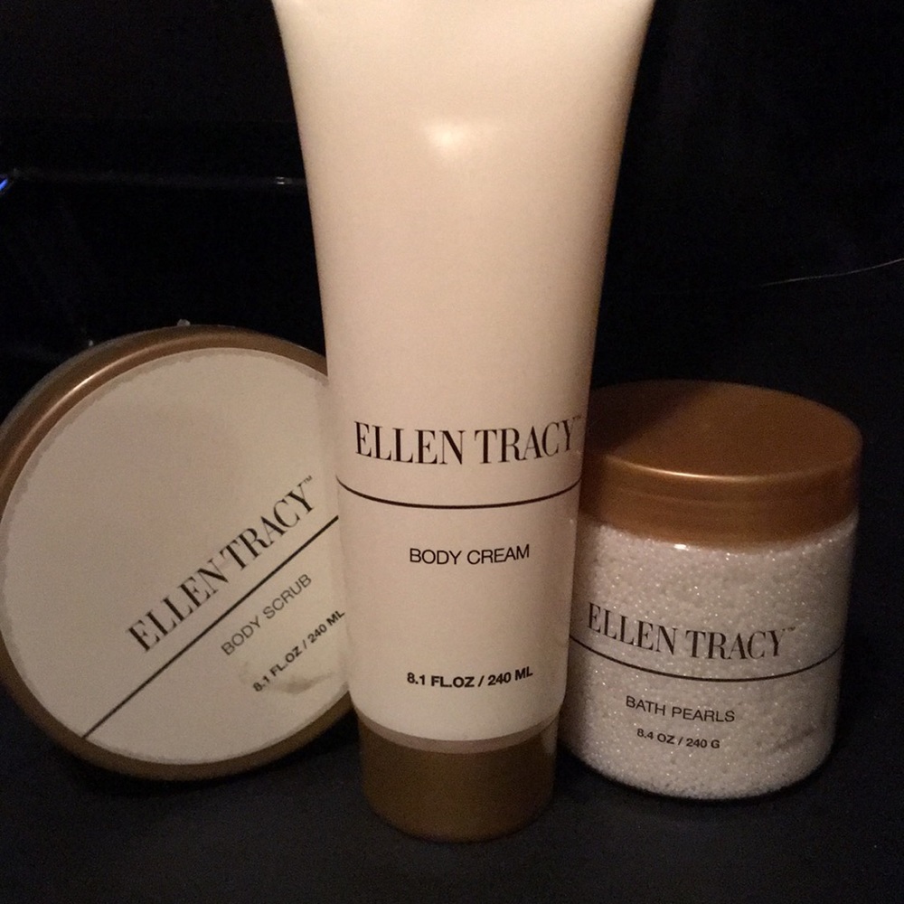 Ellen Tracy Bath Set